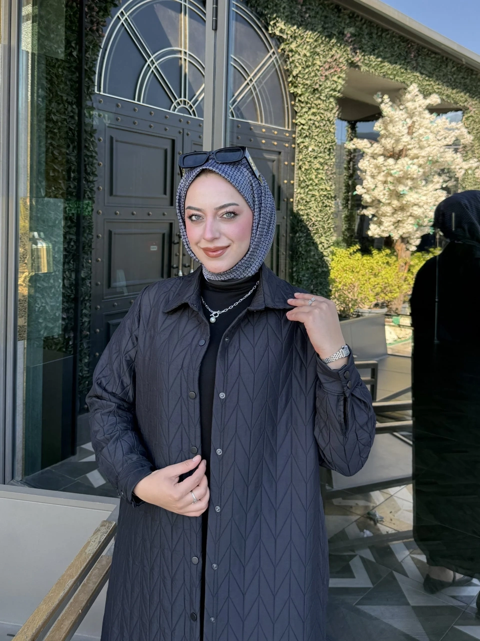 Siyah Lily Kapitone Kap - Görsel 5